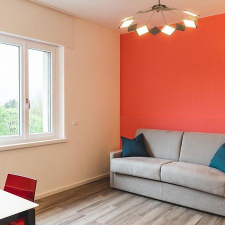 Studio-Appartment - Hotel Lux Мерано Екстер'єр фото