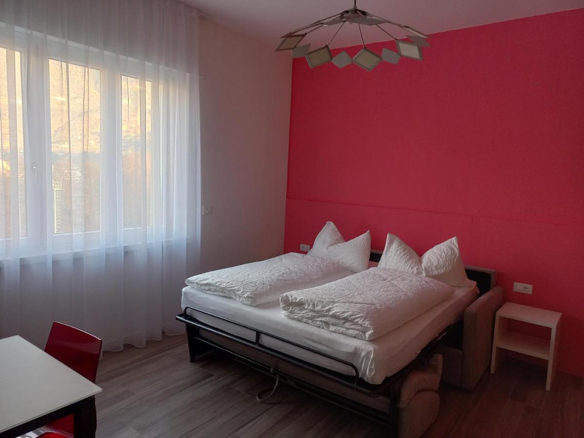 Studio-Appartment - Hotel Lux Мерано Екстер'єр фото