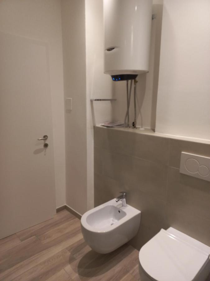 Studio-Appartment - Hotel Lux Мерано Екстер'єр фото