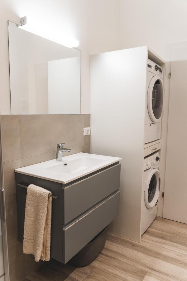 Studio-Appartment - Hotel Lux Мерано Екстер'єр фото